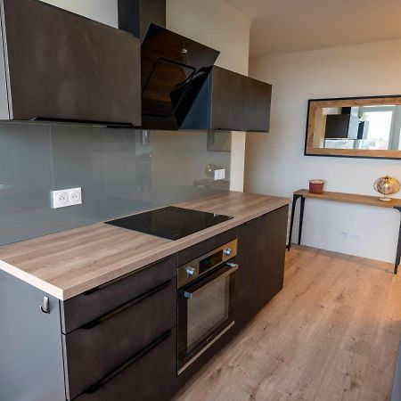T2 De Standing Climatise Avec Parking Prive, Tram T2 T5, Hopitaux Est Lejlighed Bron Eksteriør billede